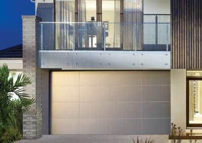 Custom Collection garage door – aluminium composite panels
