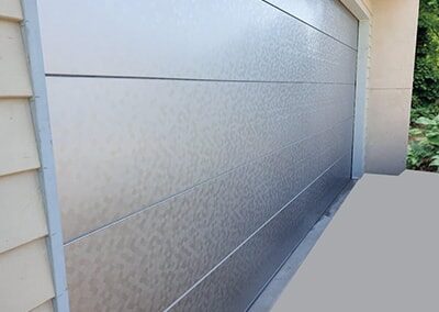 UniCote® LUX garage door with pentagon, Flatline Profile
